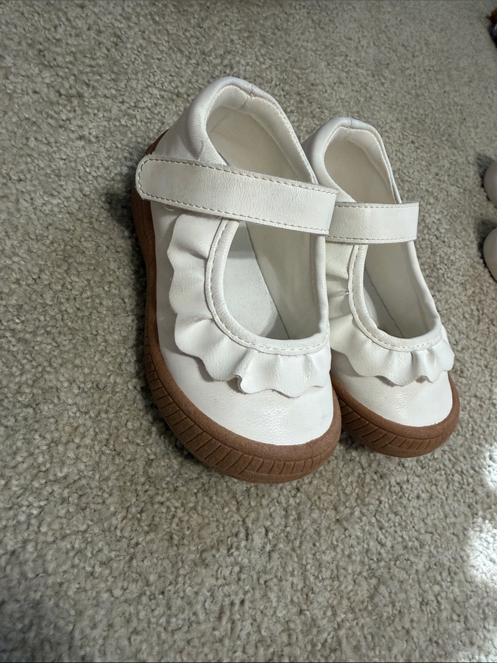 Oomphies Girls White Mary Jane Ruffle Casual Shoes